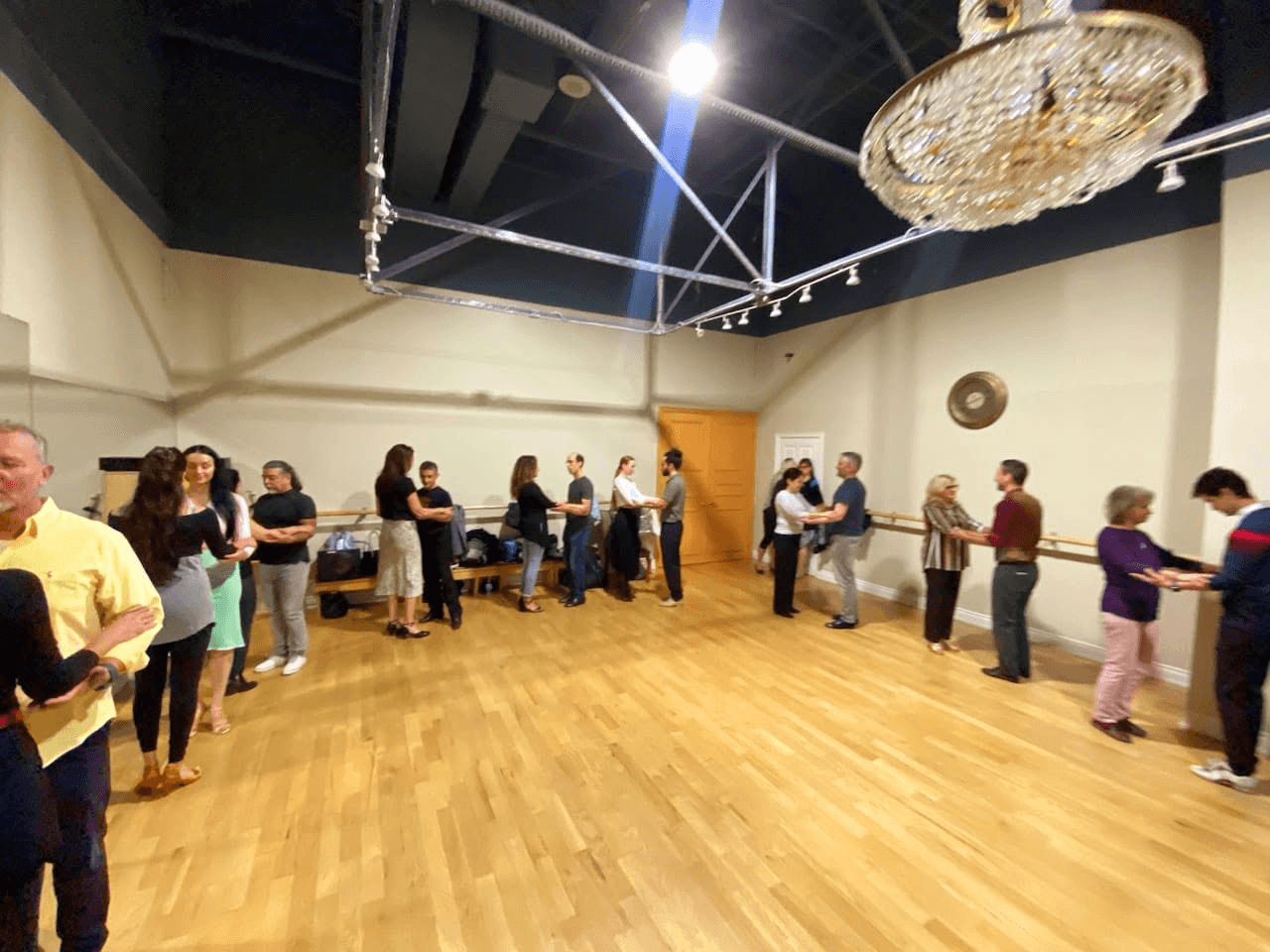 Tango Pi dancers practicing in pairs at the studio